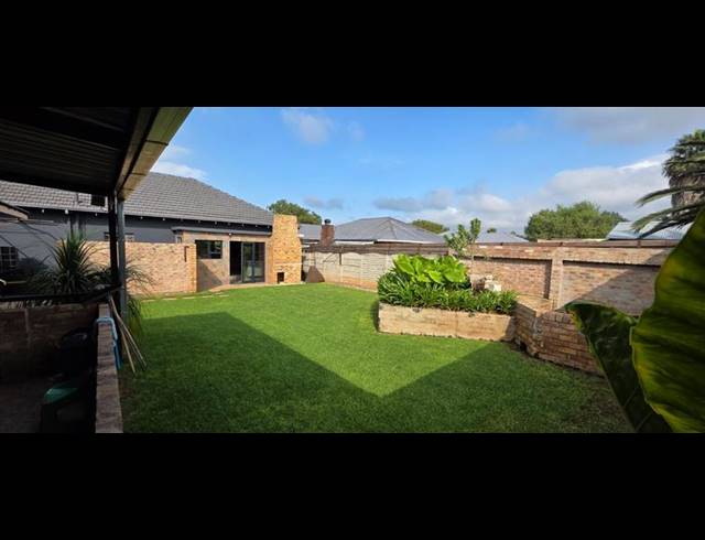 5 BEDROOM HOUSE FOR SALE IN FLORENTIA